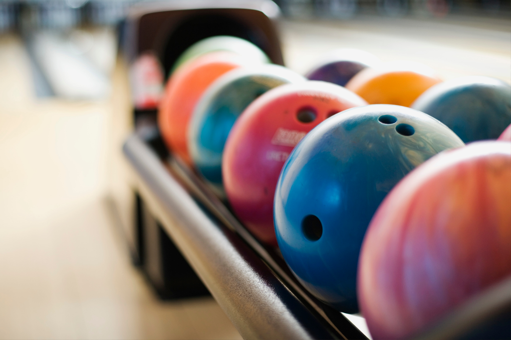 3 Common Mistakes To Avoid When Buying Bowling Balls on eBay and Facebook Marketplace (And Why Buying Bowling Balls On The Internet Is Creepy Business)